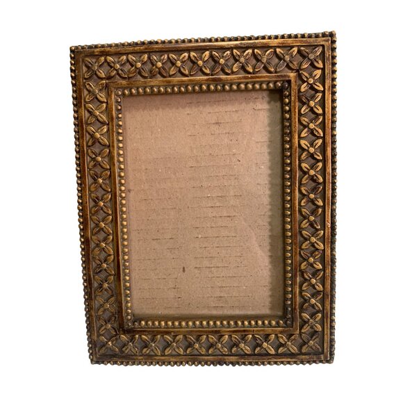 Antique Gold Tone Floral Pattern Picture Frame 8.5"x6.5" For 4"x6" Photos - Picture 5 of 6